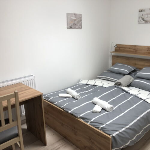 Apartament exclusive la parter pentru 6 pers. (se inchirieaza doar integral)