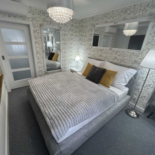 Romantik Apartman s manželskou postelí s 1 ložnicí v podkroví