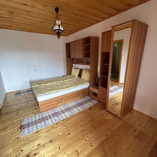 Pokój 2-osobowy na piętrze z widokiem na dziedziniec (możliwa dostawka)