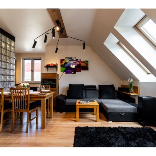 Apartament 5-osobowy z balkonem z widokiem na góry z 2 pomieszczeniami sypialnianymi