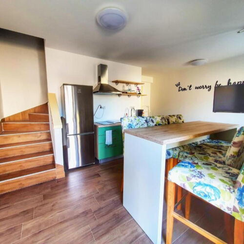 Apartament cu aer condiționat cu vedere spre grădină cu 3 camere pentru 6 pers.