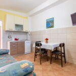 Upstairs Air Conditioned Apartment for 3 Persons