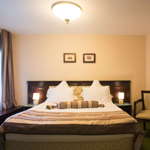 Camera dubla standard la etaj