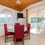 Apartman s klimatizací pro 6 os. se 3 ložnicemi s výhledem na moře A-23204-a