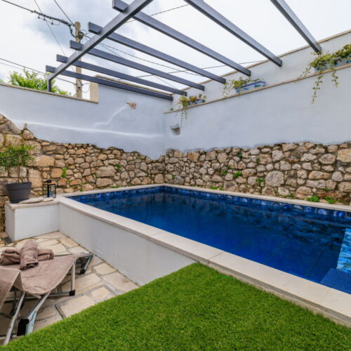 Air Conditioned Holiday Home for 6 Persons with Terrace