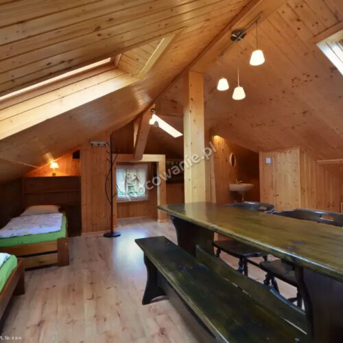 Apartament 4-osobowy na poddaszu Tourist z 1 pomieszczeniem sypialnianym