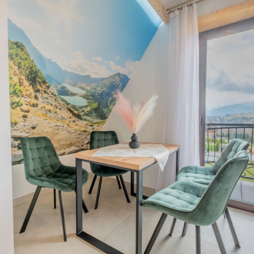 Apartman pro 4 os. se 2 ložnicemi s výhledem na hory v podkroví