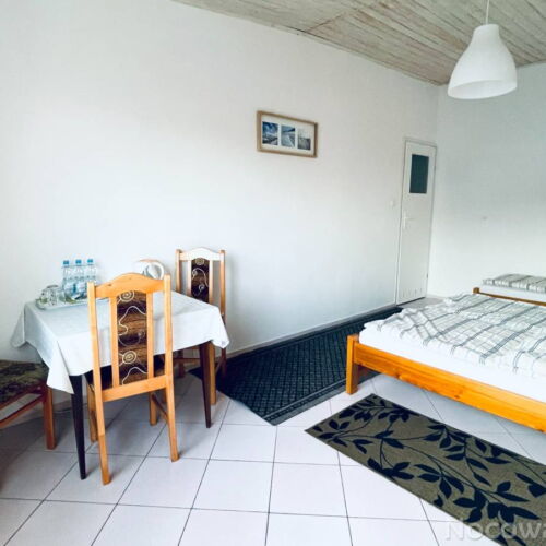 Pokój 3-osobowy z prysznicem z dostępem do ogrodu