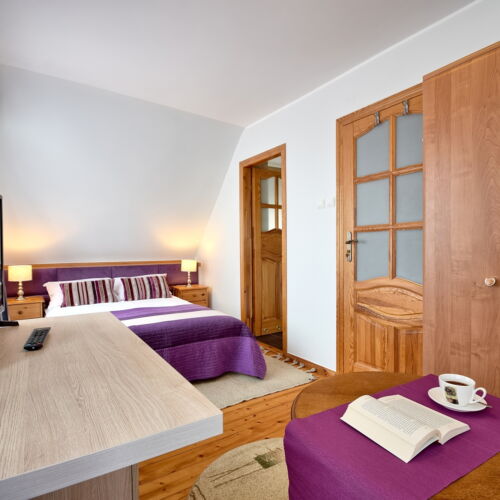 Dreibettzimmer Obergeschoss mit Badezimmer