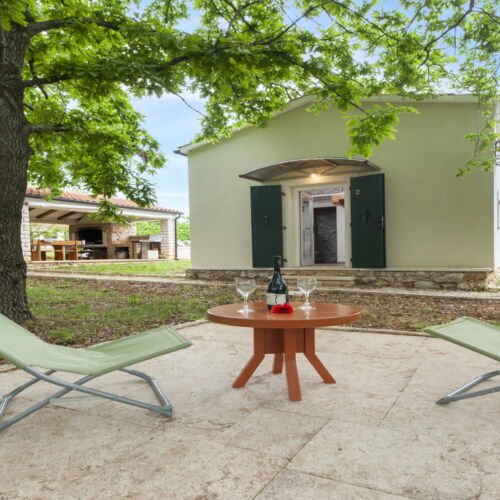 Casă de weekend pentru 6 pers. (se inchirieaza doar integral)