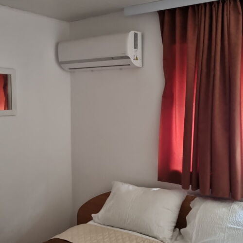 Doppelzimmer mit Badezimmer und Gemeinsamer Küche