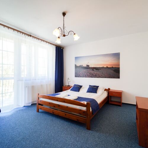 Apartament 6-osobowy z balkonem z aneksem kuchennym z 2 pomieszczeniami sypialnianymi