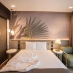 Camera dubla cu vedere spre grădină cu vedere spre lac