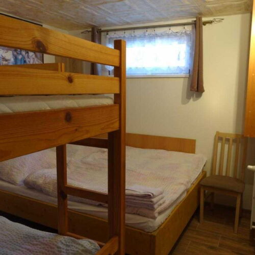 Apartament cu duș cu bucătărie proprie pentru 3 pers. (se poate solicita pat suplimentar)