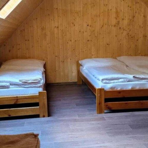 Apartament cu duș cu bucătărie proprie pentru 5 pers. (se poate solicita pat suplimentar)