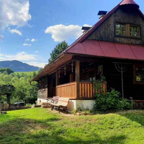 Chata (v celku) pre 10 os. s výhľadom na hory 