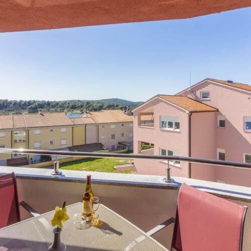 Apartament 4-osobowy na piętrze z widokiem na morze z 2 pomieszczeniami sypialnianymi