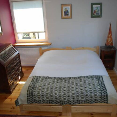 Pokój 4-osobowy z łazienką z widokiem na ogród