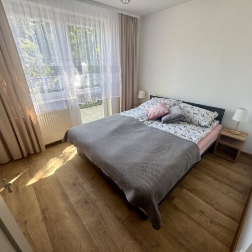 Apartament 4-osobowy Premium z widokiem na ogród z 2 pomieszczeniami sypialnianymi