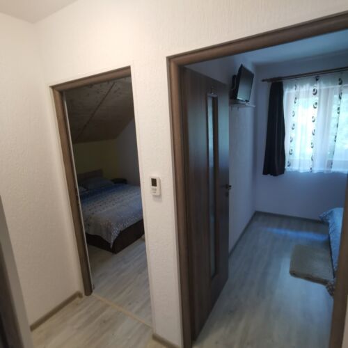 Pokoj s manželskou postelí