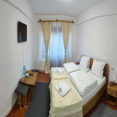 Camera twin cu balcon