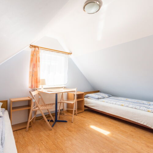 Pokój 2-osobowy na poddaszu ze wspólną łazienką