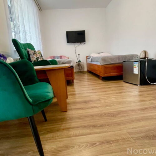 Pokoj s balkónem se společnou kuchyňkou pro 2 os.