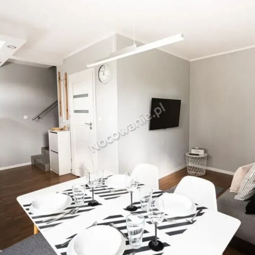 Domek drewniany 4-osobowy cały dom Family