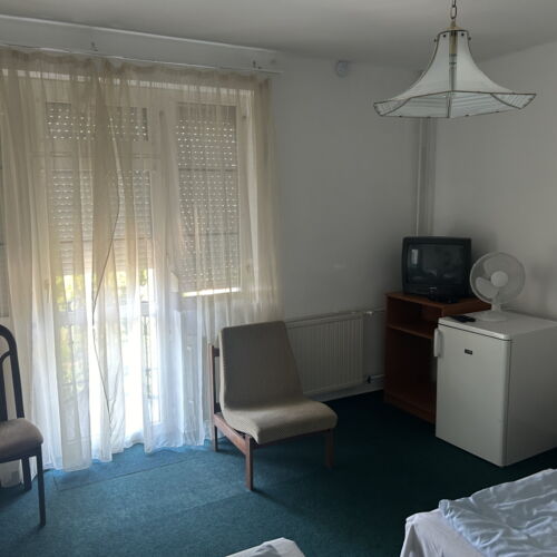 Upstairs Twin Room with Bathroom