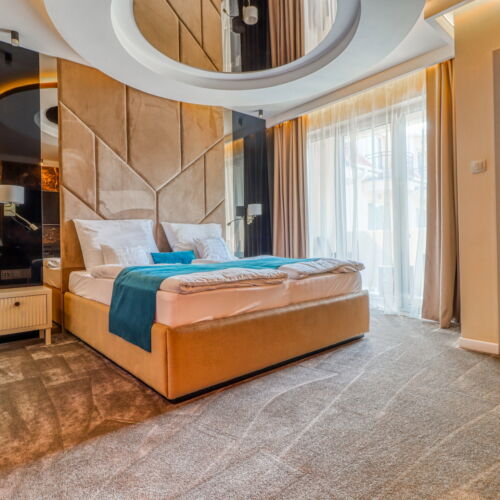 Suita premium cu balcon cu 1 camera pentru 4 pers.