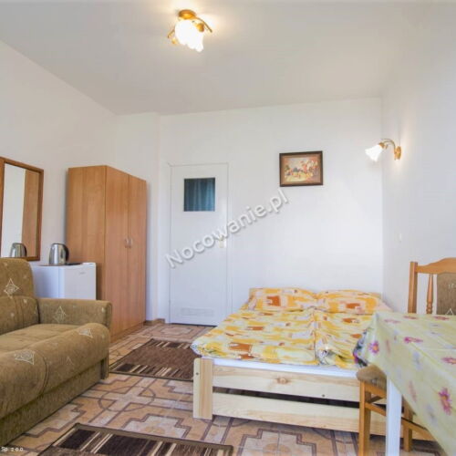 Pokój 4-osobowy na parterze z tarasem