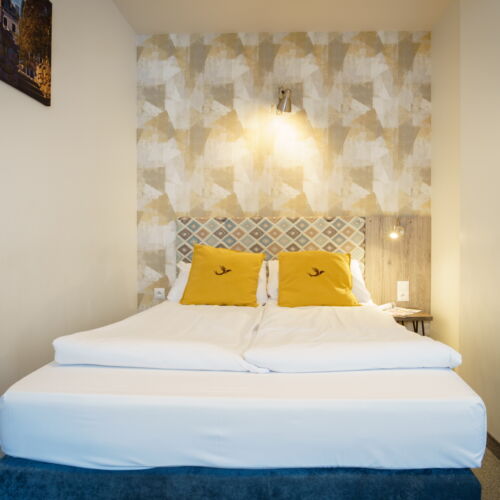 Studio 5 Person Room with Own Kitchenette