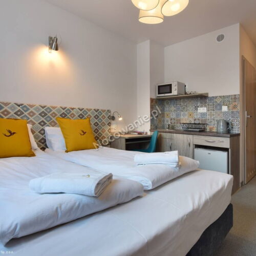 Studio Twin Room with Own Kitchenette