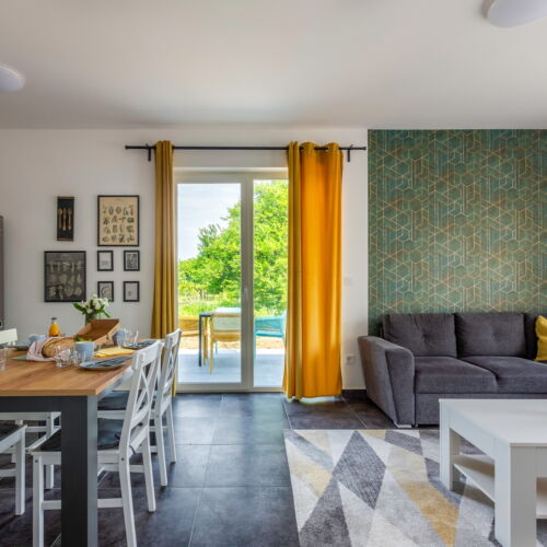 Apartament superior cu aer condiționat cu 3 camere pentru 6 pers. (se poate solicita pat suplimentar)