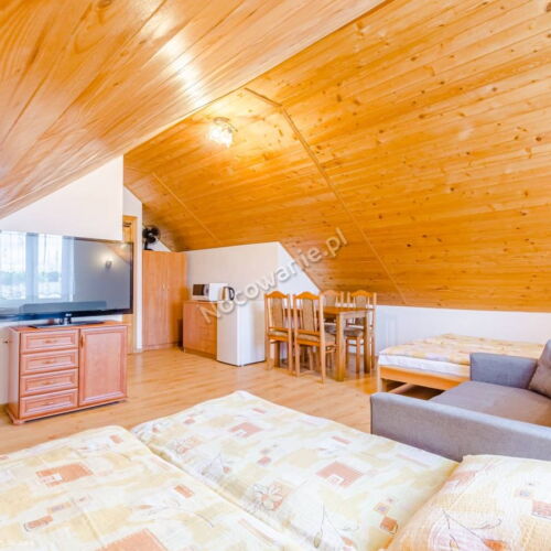 Pokój 6-osobowy z łazienką