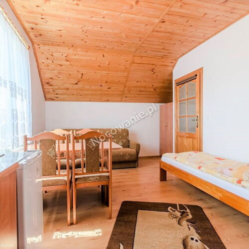 Pokój 5-osobowy na poddaszu z łazienką