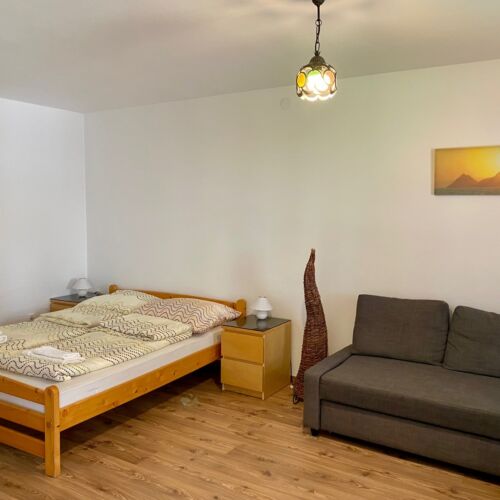Ganzes Haus 1-Zimmer-Apartment für 2 Personen mit Klimaanlage (Zusatzbett möglich)