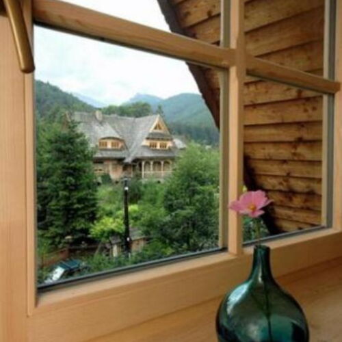 Pokoj s manželskou postelí