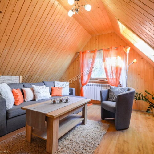 Apartament 4-osobowy na poddaszu Przyjazny podróżom rodzinnym z 1 pomieszczeniem sypialnianym