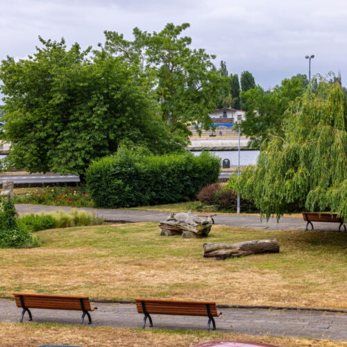 Cały dom 4-osobowy z prysznicem z widokiem na rzekę
