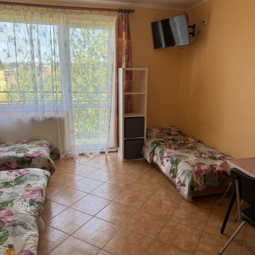 Pokój 4-osobowy na piętrze z widokiem na ogród