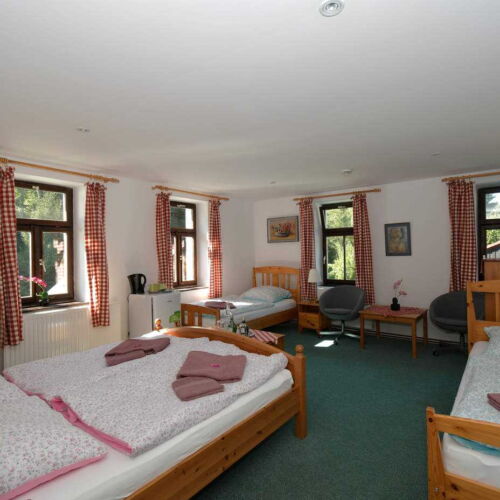 Pokój 4-osobowy z prysznicem