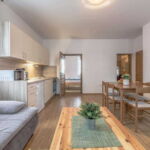 Apartman se sprchou s vlastní kuchyňkou pro 6 os.