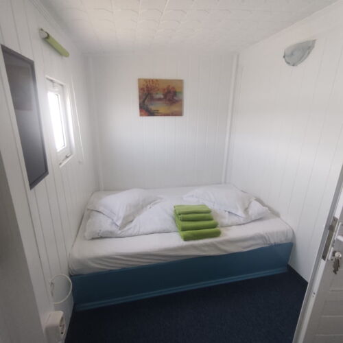 Pokój 2-osobowy na parterze z widokiem na rzekę