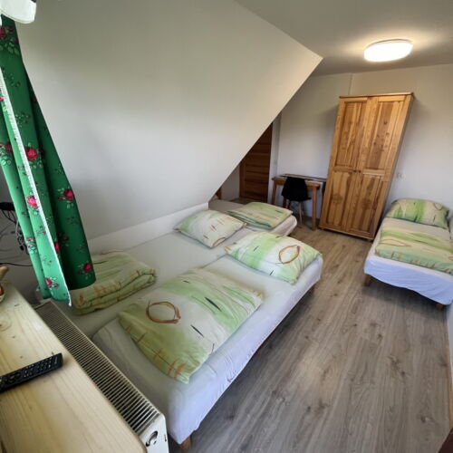 Quadruple Room ensuite with LCD/Plasma TV