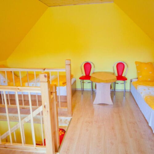 Cabană pentru 6 pers. (se inchirieaza doar integral)