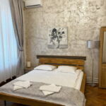 Camera dubla studio cu vedere spre cetate