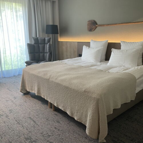 Camera twin deluxe cu vedere spre pădure și paturi care pot fi unite - Corp Peakture Hotel (se poate solicita pat suplimentar)