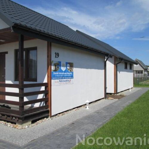 Domek drewniany 6-osobowy z łazienką z dostępem do ogrodu