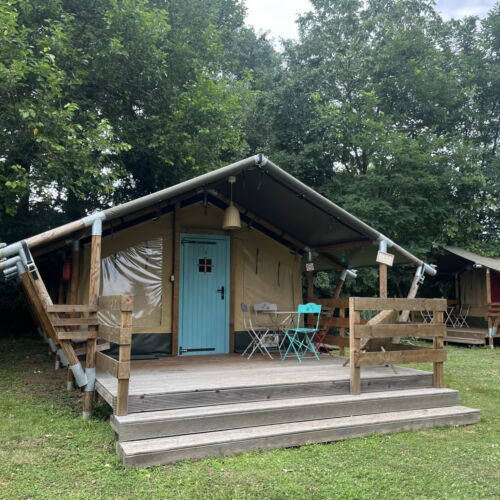 Camera romantică cu vedere spre grădină pentru 5 pers.